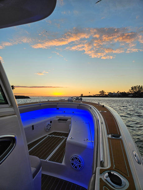 Blue lights on sailing boat - Lighting stores Lake Worth