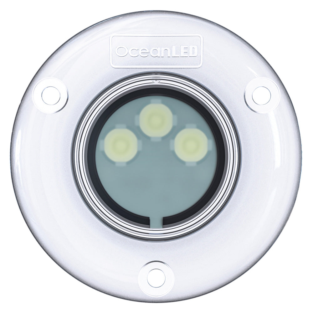D3009WI OceanLED Discover Series D3 Ultra White LED underwater light illuminating a boat’s transom with a 90° x 20° elliptical beam

