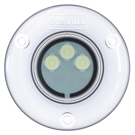 D3009WI OceanLED Discover Series D3 Ultra White LED underwater light illuminating a boat’s transom with a 90° x 20° elliptical beam

